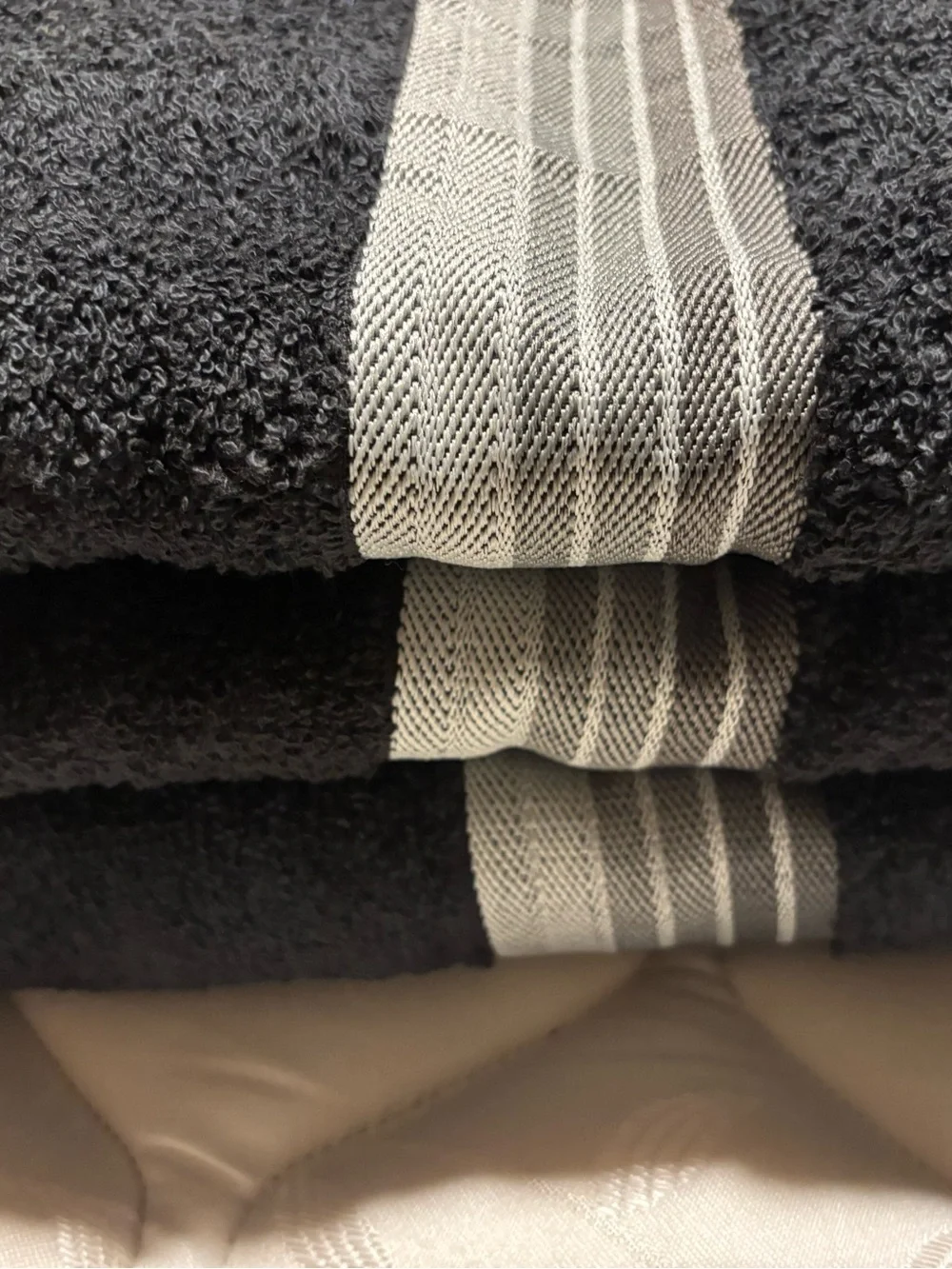 3- MAINSTAYS Bath Towels, Large 27 IN x 52 IN (68.5 cm x 132 cm) BNWT